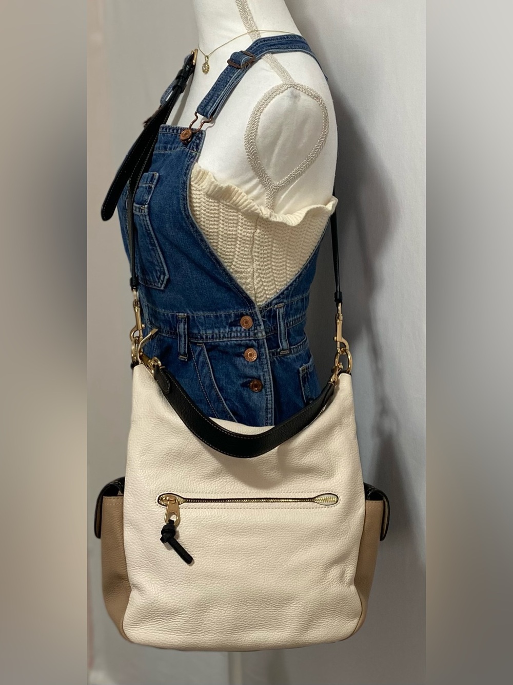 Coach Cream and Black Shoulder Bag - Picture 4 of 16